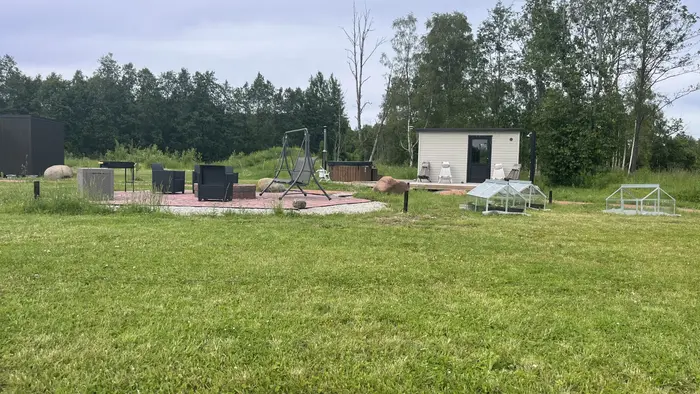 Mesipesa — lomamökit ja pihapiiri, näkymä 3
