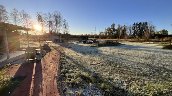 Mesipesa — lomamökit ja pihapiiri, näkymä 11