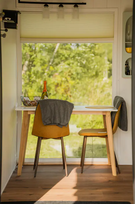 Mesipesa Yellow — ruokailutila, näkymä 3